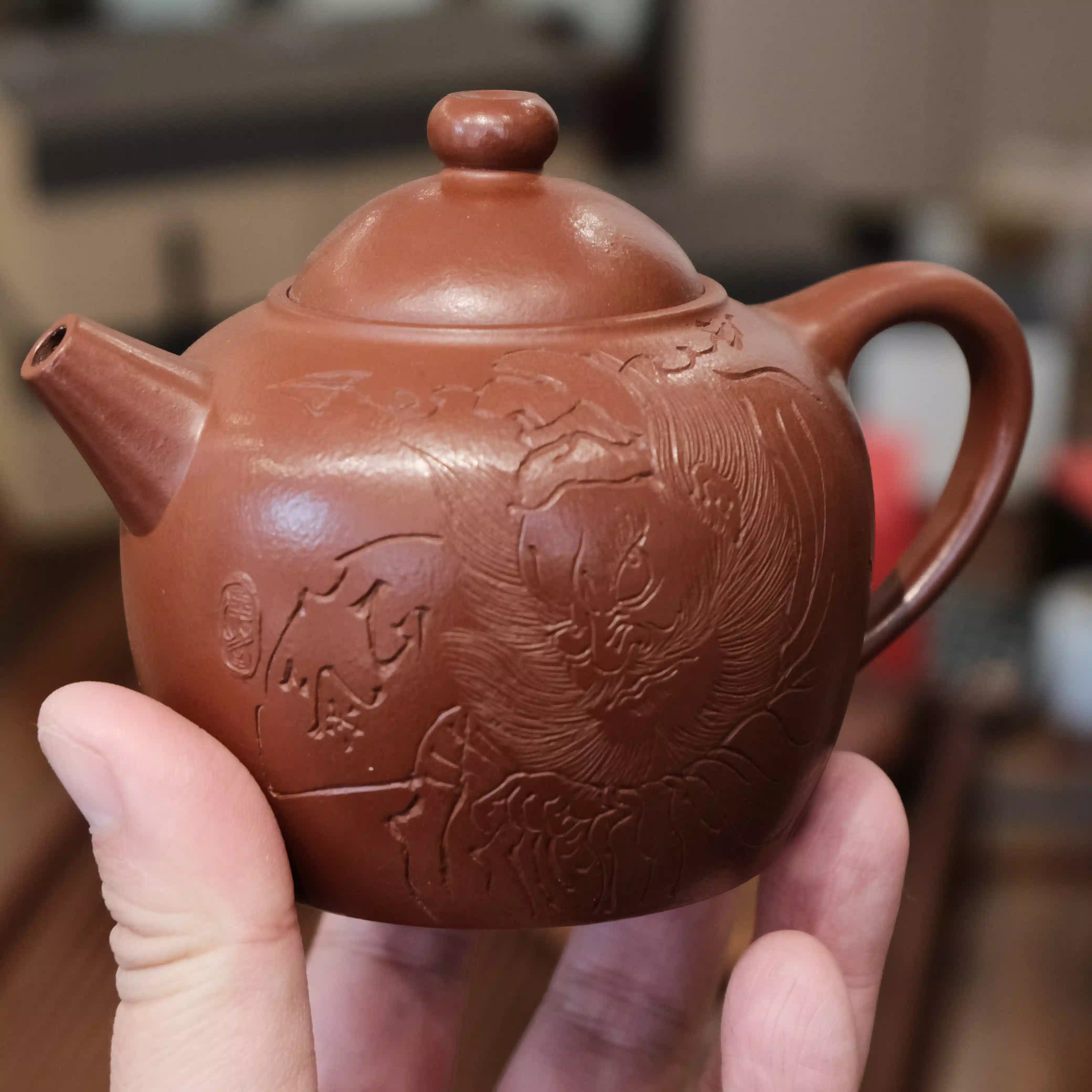 圆钮朱泥中品